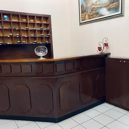فندق مبيت وإفطار Parku I Palmave Gjirokastër