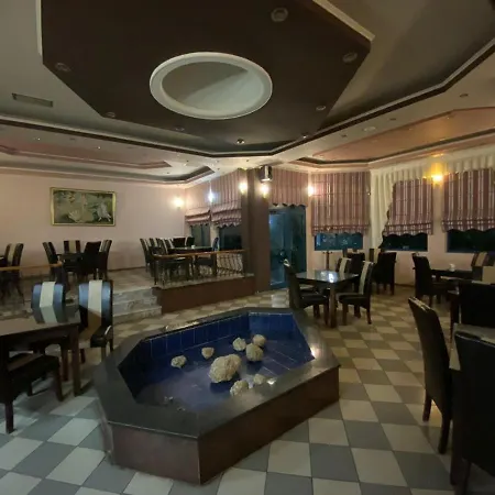 Parku I Palmave فندق مبيت وإفطار *